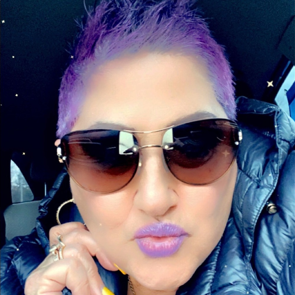 Meet your Posher, Yolanda